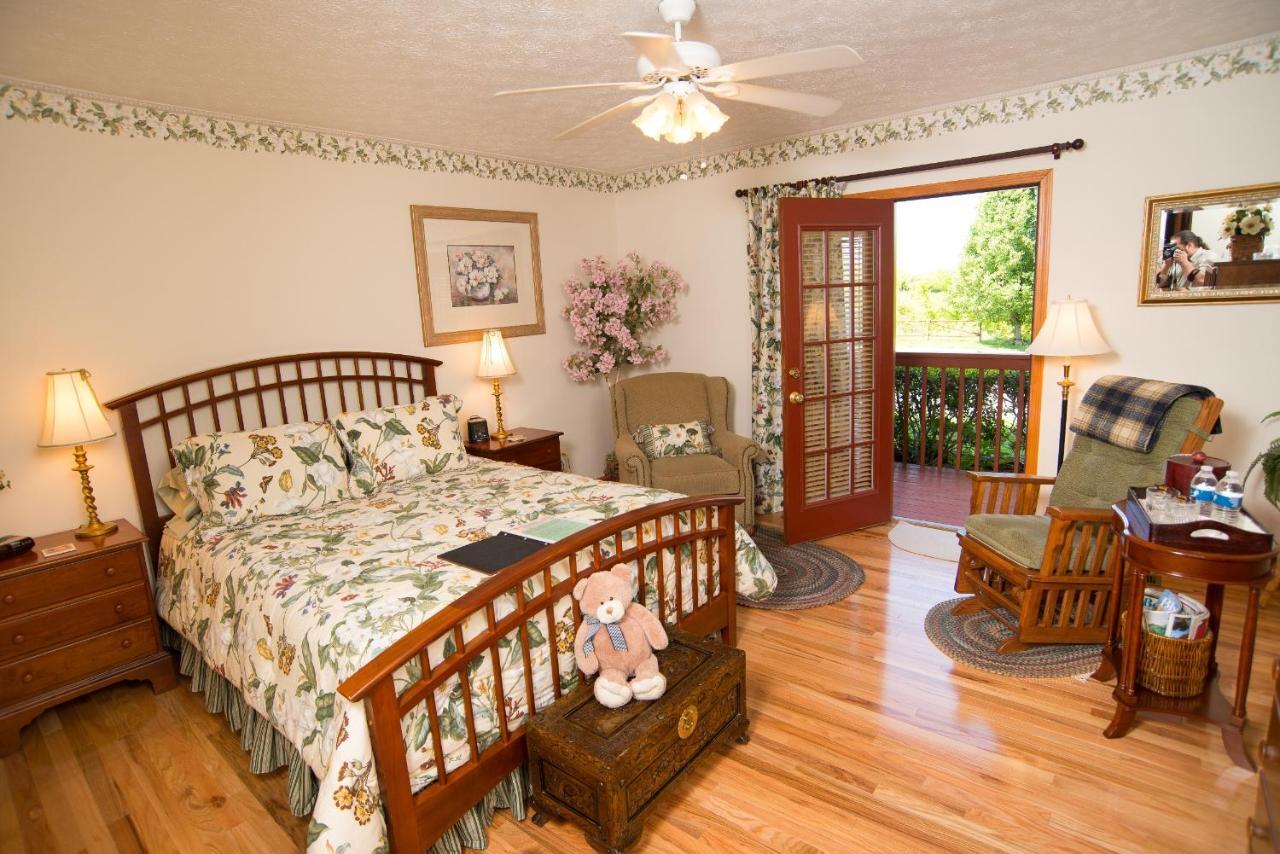 Berry Springs Lodge Sevierville Rum bild